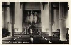 6829 Interieur van de Hervormde Kerk te Abcoude (gemeente Abcoude-Proostdij): kerkzaal met orgel en preekstoel.
